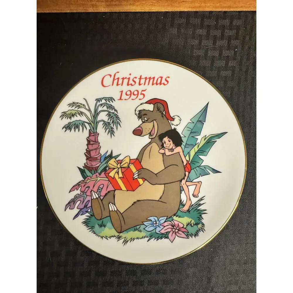 1995 Christmas Collectible‎ Plate Featuring Baloo - White Decorative Plate